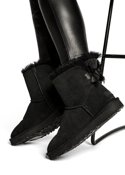 Buty zimowe damskie UGG W Mini Bailey Bow II (1016501-BLK)