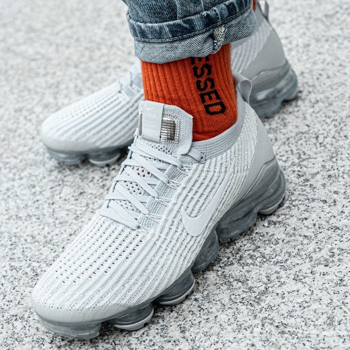 Buty sportowe Nike Air VaporMax Flyknit 3 (AJ6910-100)