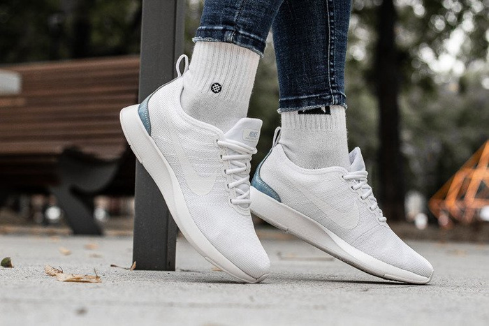 Buty sportowe damskie Nike Dualtone Racer SE (917648-104)