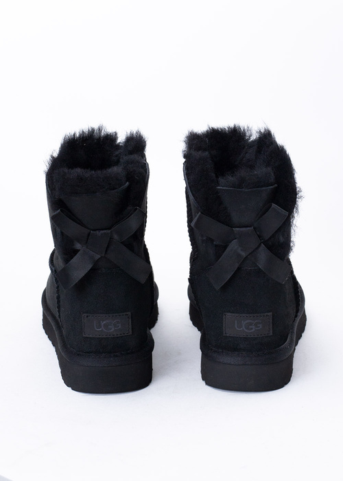 Buty zimowe damskie UGG W Mini Bailey Bow II (1016501-BLK)