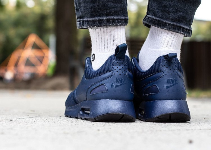 Buty sportowe męskie Nike Air Max Vision (918230-401)