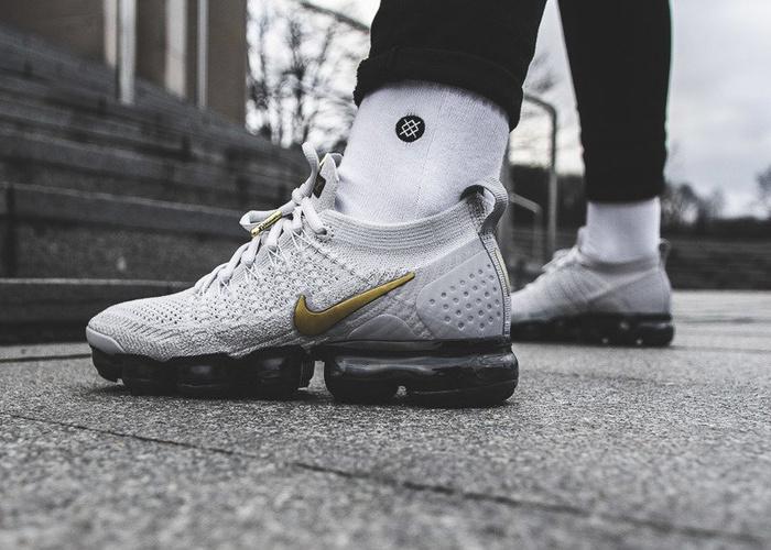 Buty sportowe damskie Nike Air VaporMax Flyknit 2 (942843-010)