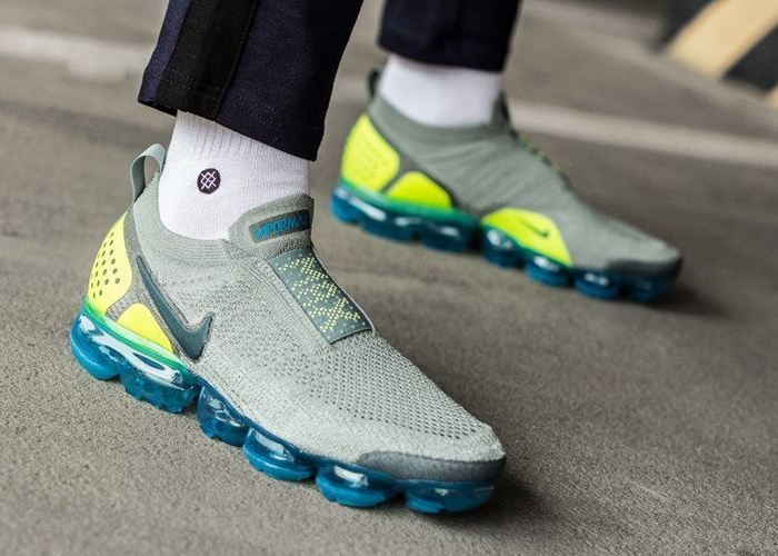 Buty sportowe męskie Nike Air Vapormax Fk Moc 2 (AH7006-300)