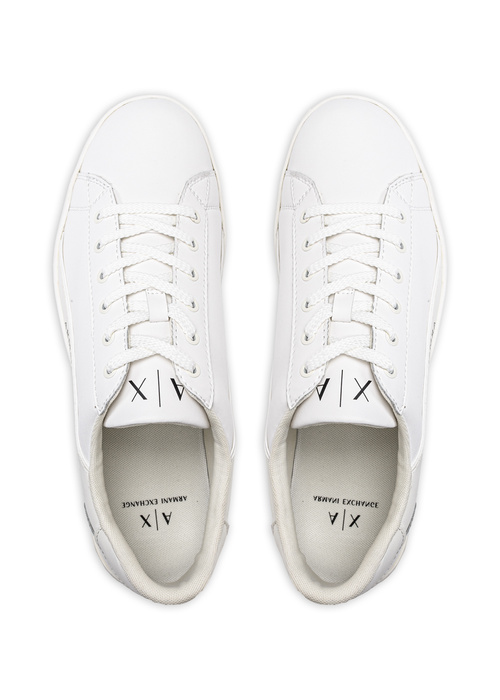 Sneakersy męskie białe Armani Exchange XUX082 XV262 M801