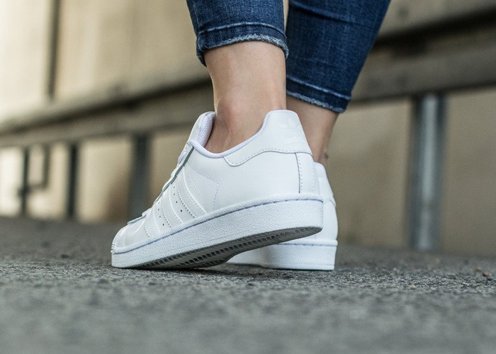 Buty sportowe damskie Adidas Superstar (B23641)