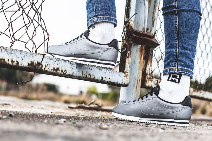 Buty sportowe damskie Nike Cortez Premium (905469-001)