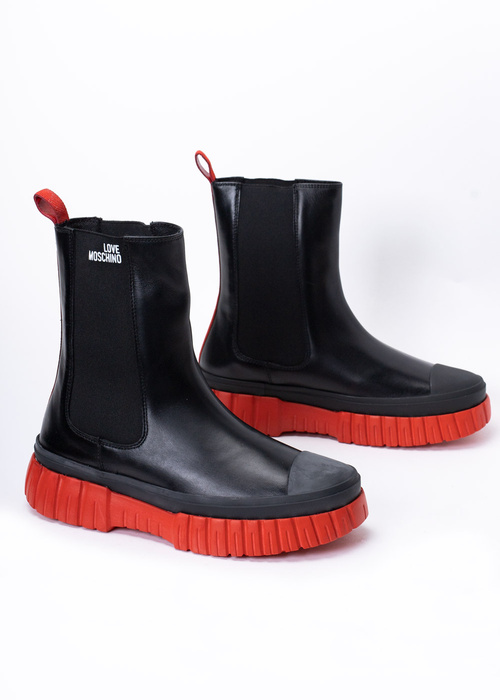 Sztyblety damskie czarne Love Moschino JA15665G1FIA0000