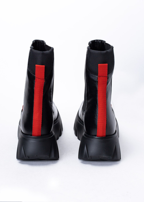 Sztyblety damskie czarne Love Moschino JA21366G0FIA700A