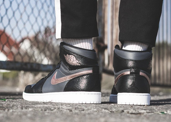 Buty zimowe męskie Nike Air Jordan 1 Retro High  (332550-016)