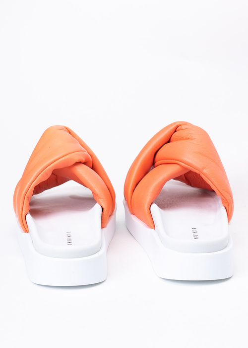 INUIKII SOFT CROSSED Klapki damskie
