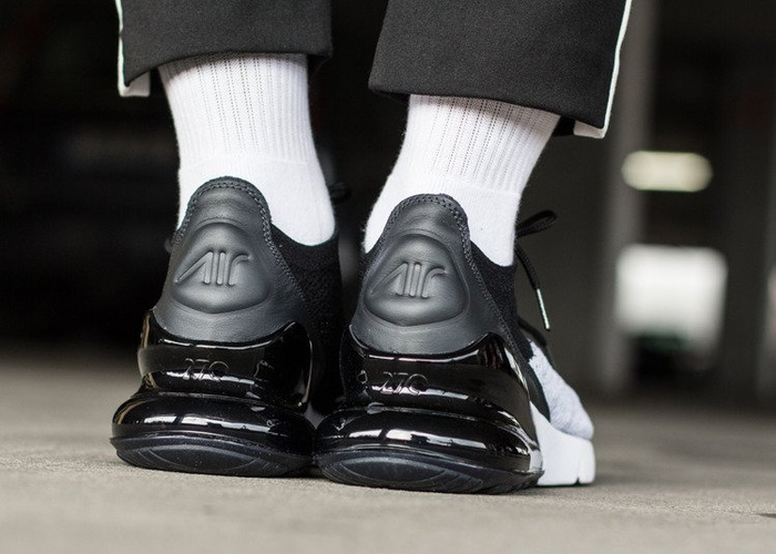 Buty sportowe męskie Nike Air Max 270 Flyknit (AO1023-100)