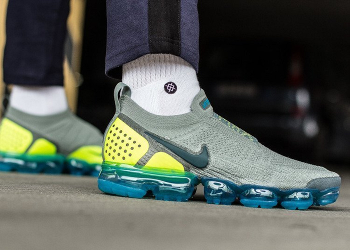 Buty sportowe męskie Nike Air Vapormax Fk Moc 2 (AH7006-300)