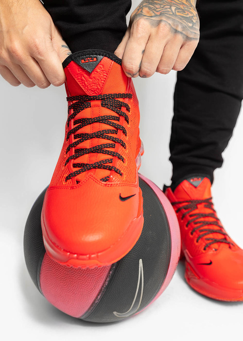 Nike LeBron XIX Low Light Crimson Buty do koszykówki męskie