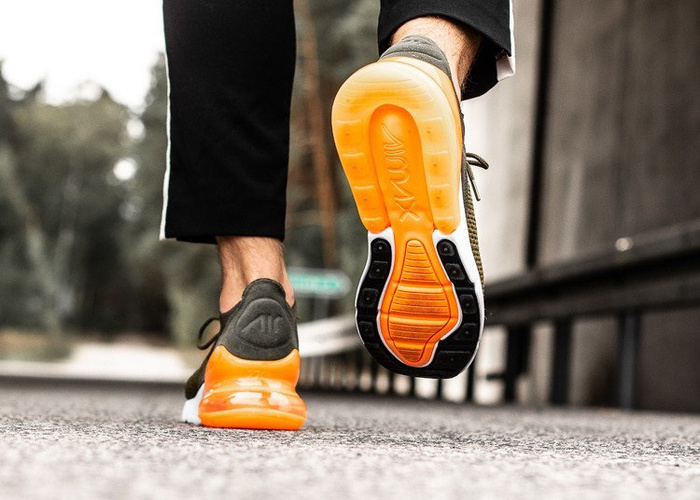 Buty sportowe męskie Nike Air Max 270 Flyknit (AO1023-301)