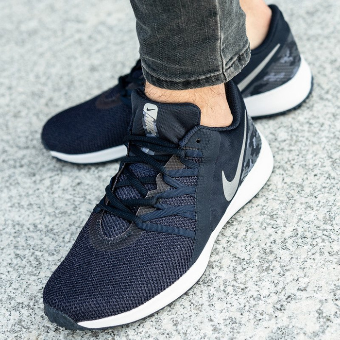 Buty sportowe męskie Nike Varsity Compete Trainer (AA7064-401)