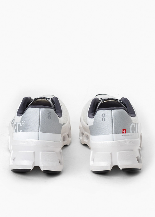 Buty damskie do biegania ON CLOUDMONSTER 