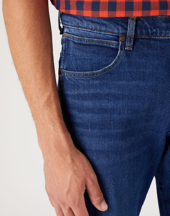 WRANGLER FRONTIER DANCING WATER Spodnie jeansowe męskie