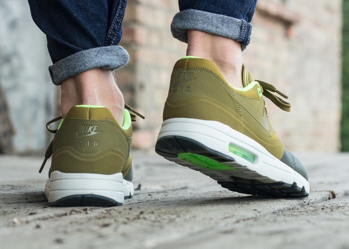 Buty sportowe męskie Nike Air Max 1 Ultra 2.0 SE (875845-300)
