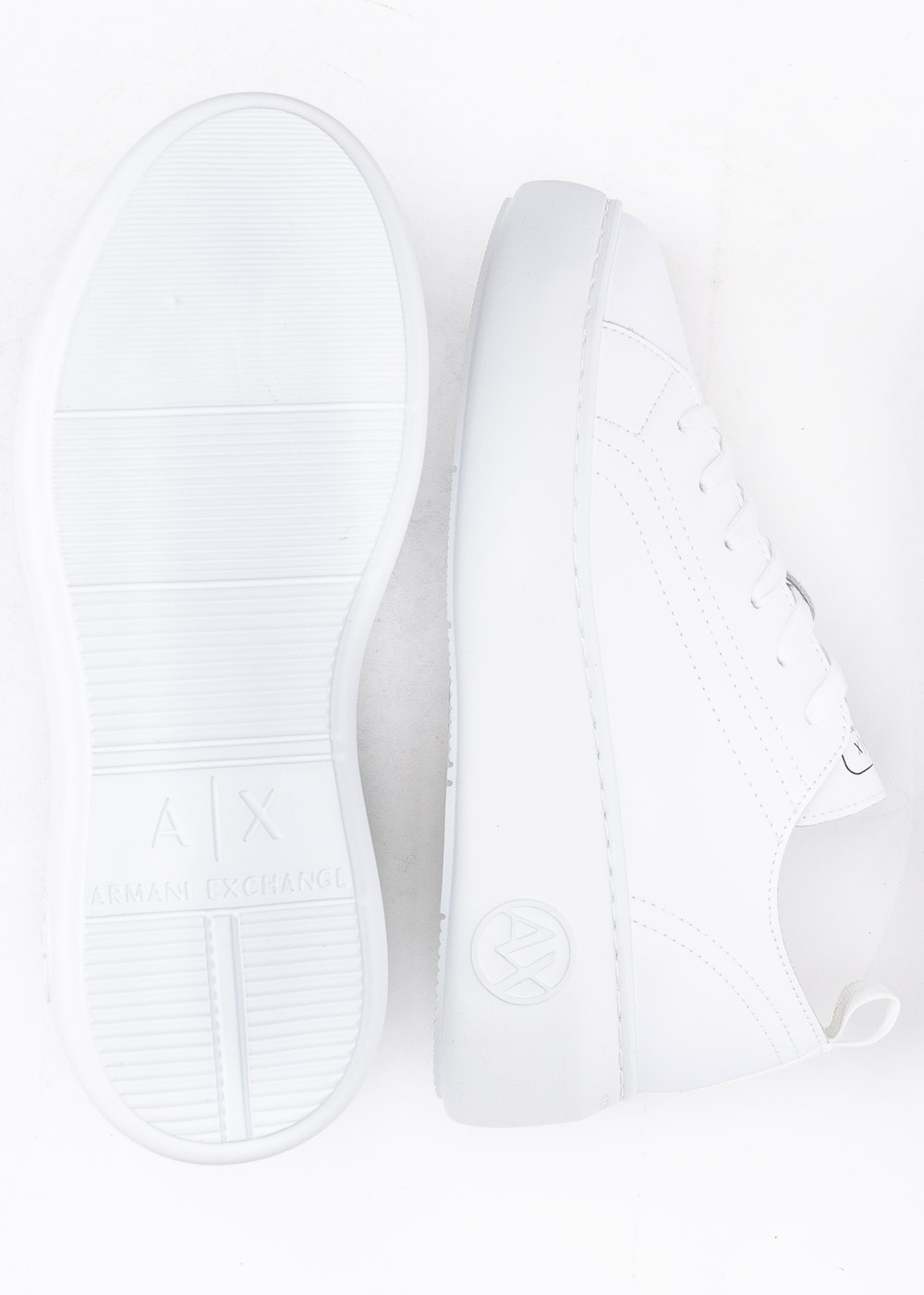 Sneakersy damskie białe Armani Exchange XDX043 XCC64 00152
