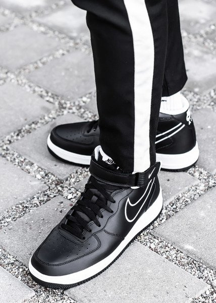 Buty zimowe męskie Nike Air Force 1 Mid ''07 Lthr (AQ8650-001)