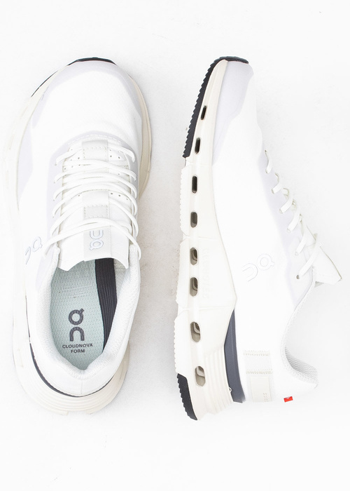 Sneakersy damskie białe ON CLOUDNOVA FORM
