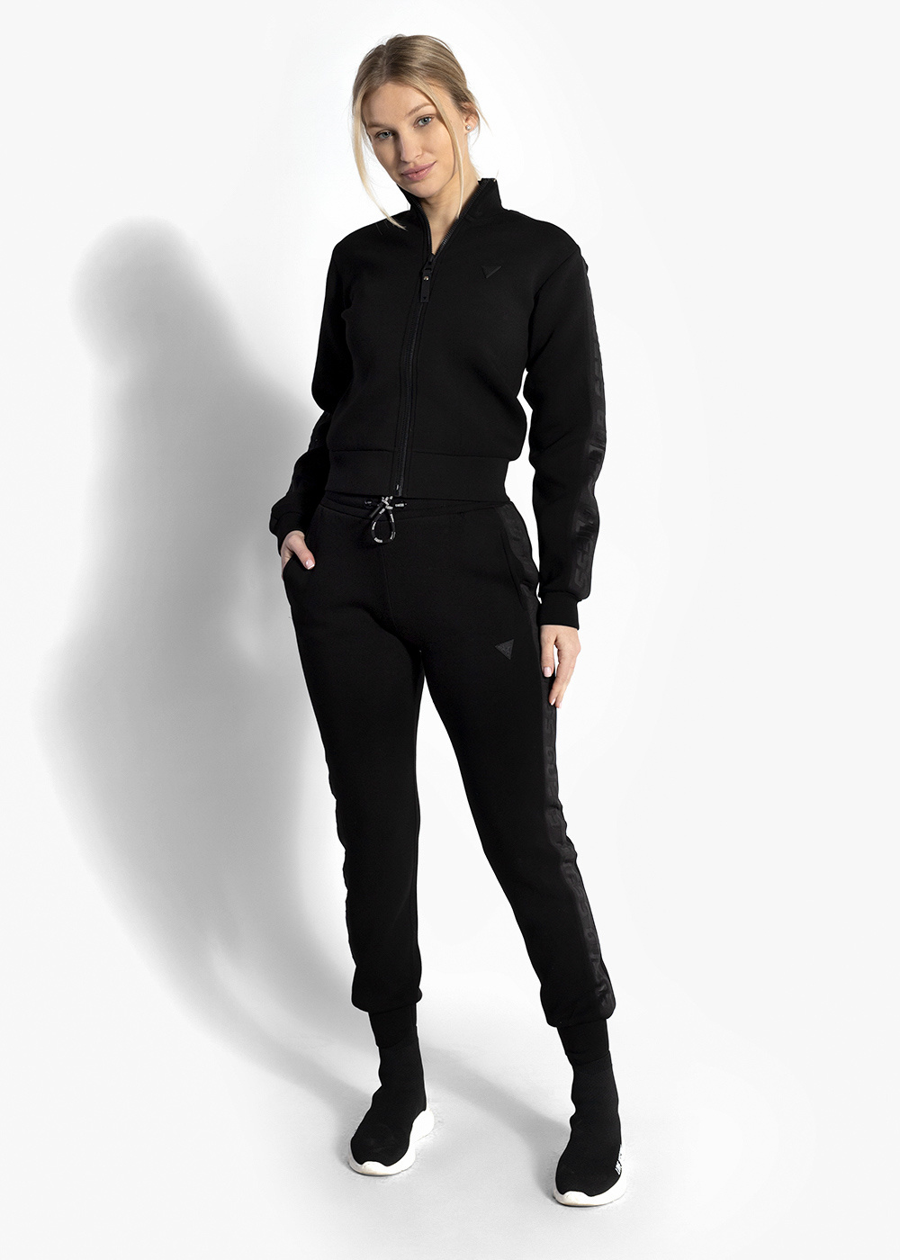 Bluza damska czarna GUESS NEW ALLIE SCUBA ZIP SWEATSHIRT Sneaker